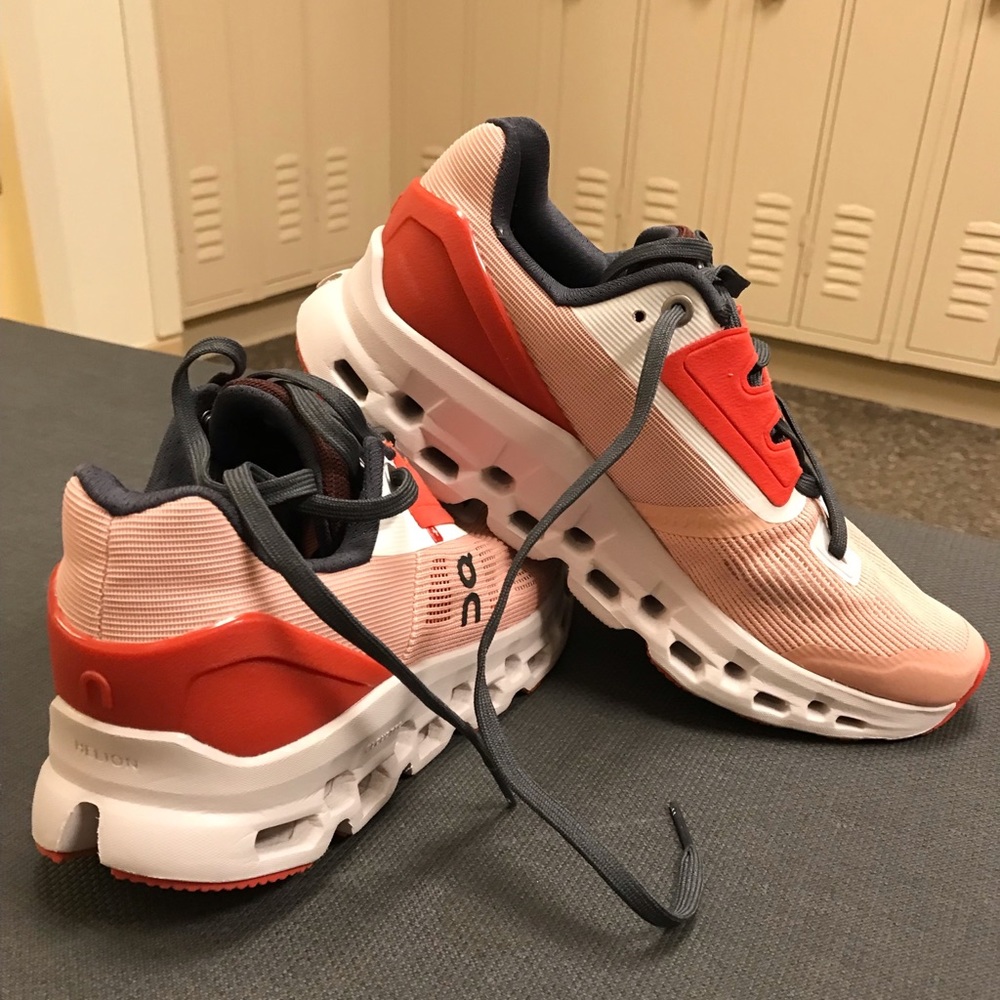 On Cloudstratus Women’s Tennis Shoes Size 6